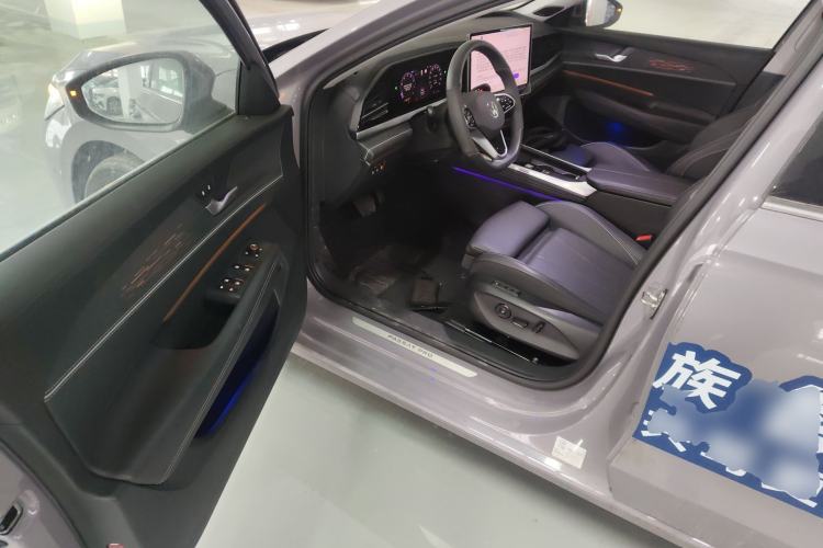 Used Volkswagen Passat 2025 Pro 380TSI Dragon Supreme Edition Driver Seat