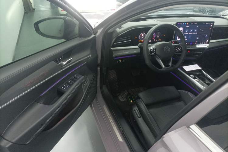 Used Volkswagen Passat 2025 Pro 380TSI Dragon Supreme Edition Driver Seat