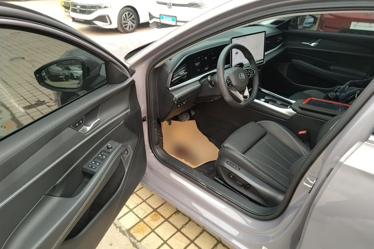Used Volkswagen Passat 2025 Pro 380TSI Dragon Supreme Edition Driver Seat