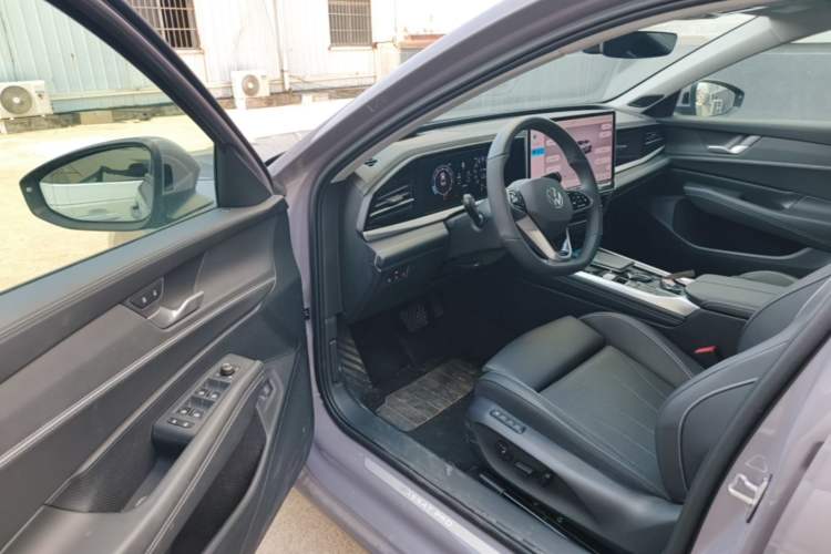 Used Volkswagen Passat 2025 Pro 380TSI Dragon Supreme Edition Driver Seat