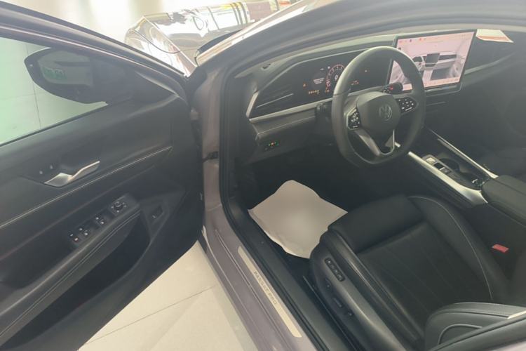Used Volkswagen Passat 2025 Pro 380TSI Dragon Supreme Edition Driver Seat