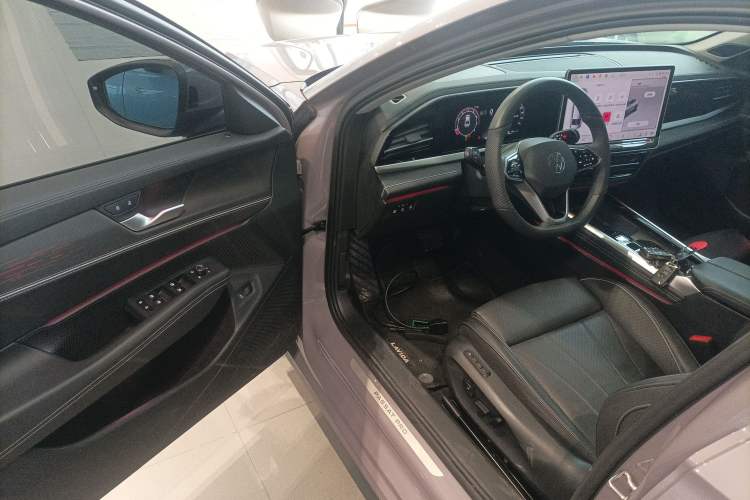 Used Volkswagen Passat 2025 Pro 380TSI Dragon Supreme Edition Driver Seat