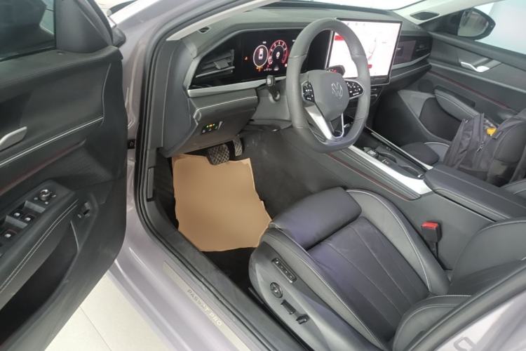 Used Volkswagen Passat 2025 Pro 380TSI Dragon Supreme Edition Driver Seat