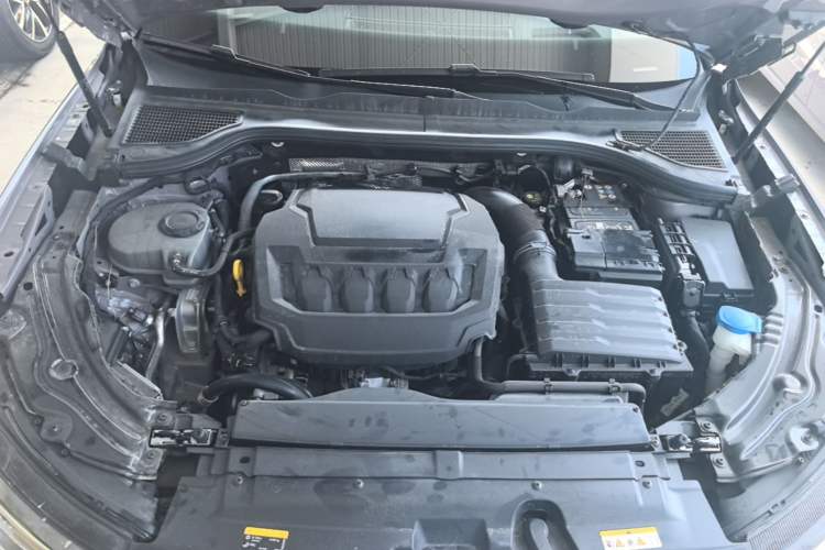Used Volkswagen Passat 2025 Pro 380TSI Dragon Supreme Edition Engine Bay