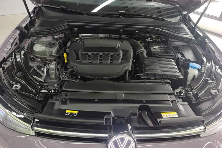 Used Volkswagen Passat 2025 Pro 380TSI Dragon Supreme Edition Engine Bay