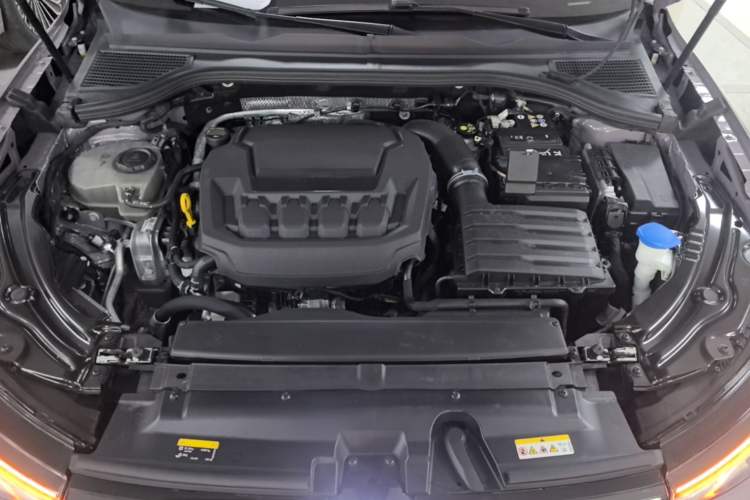 Used Volkswagen Passat 2025 Pro 380TSI Dragon Supreme Edition Engine Bay