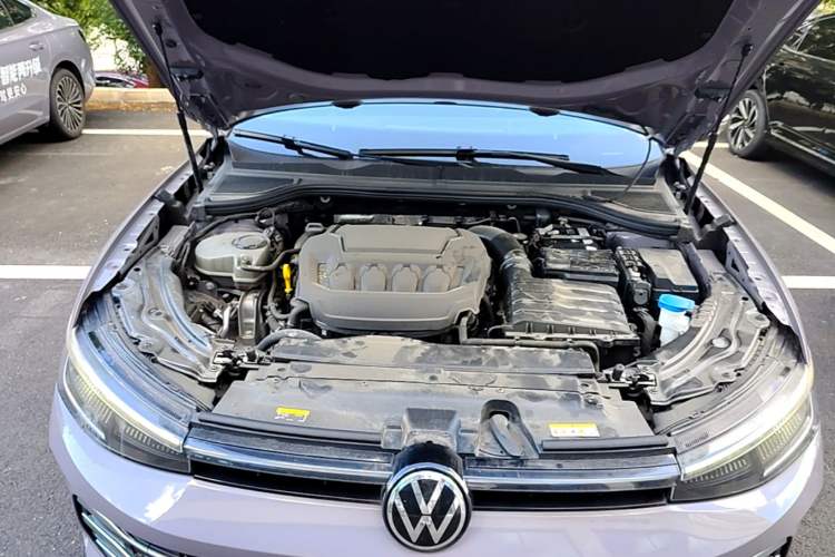 Used Volkswagen Passat 2025 Pro 380TSI Dragon Supreme Edition Engine Bay