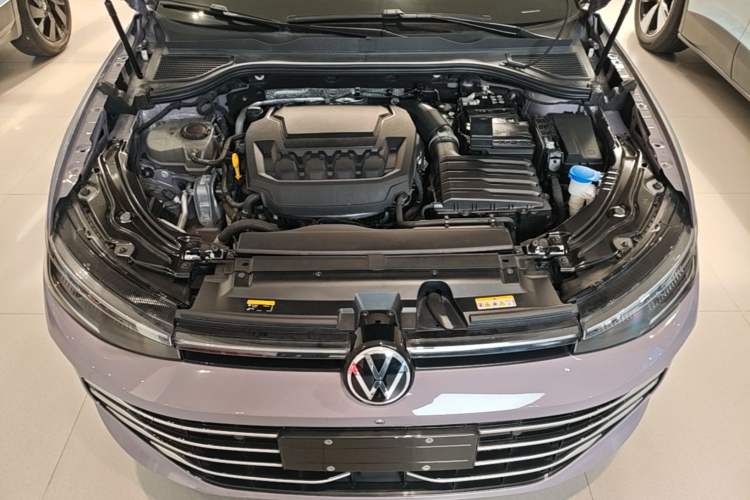 Used Volkswagen Passat 2025 Pro 380TSI Dragon Supreme Edition Engine Bay