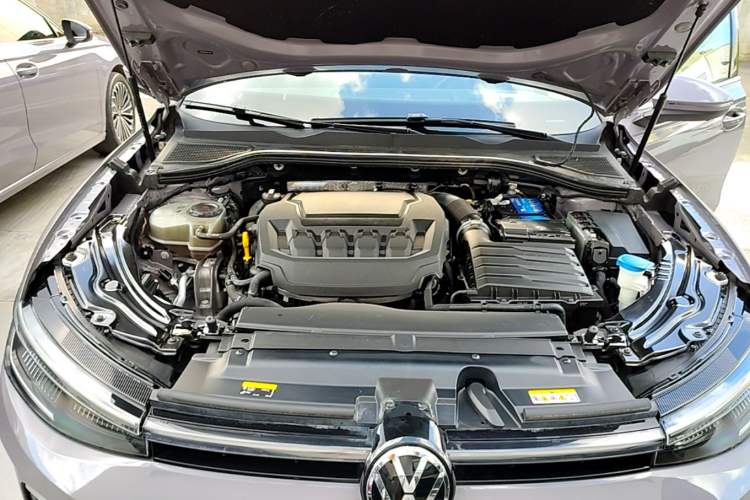 Used Volkswagen Passat 2025 Pro 380TSI Dragon Supreme Edition Engine Bay