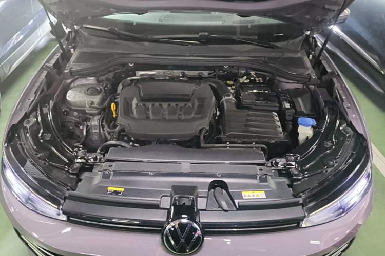 Used Volkswagen Passat 2025 Pro 380TSI Dragon Glory Edition Engine Bay