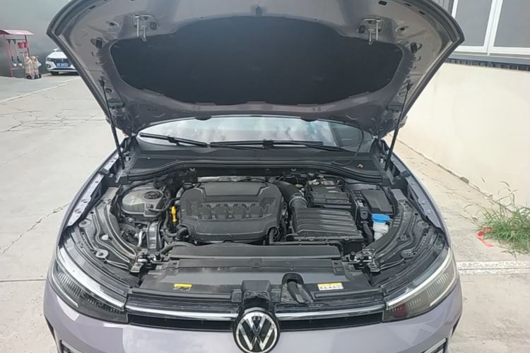 Used Volkswagen Passat 2025 Pro 380TSI Dragon Supreme Edition Engine Bay
