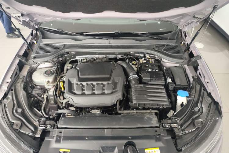Used Volkswagen Passat 2025 Pro 380TSI Dragon Supreme Edition Engine Bay