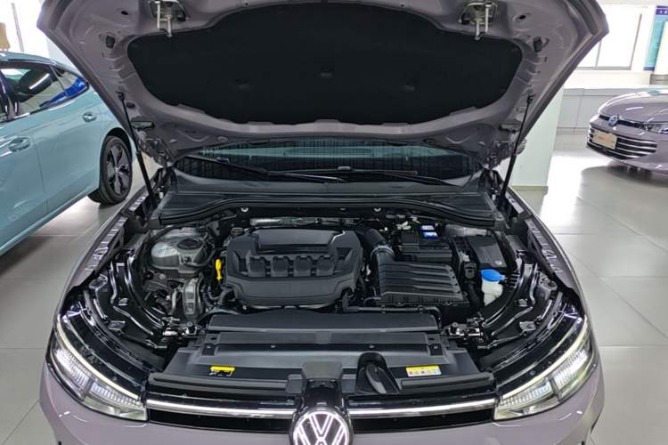 Used Volkswagen Passat 2025 Pro 380TSI Dragon Supreme Edition Engine Bay