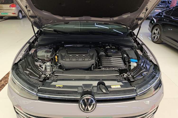 Used Volkswagen Passat 2025 Pro 380TSI Dragon Supreme Edition Engine Bay