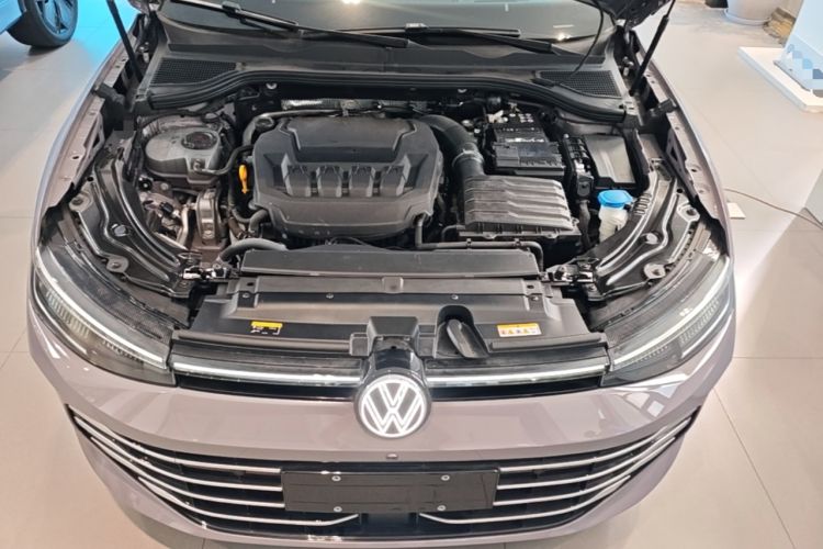 Used Volkswagen Passat 2025 Pro 380TSI Dragon Supreme Edition Engine Bay
