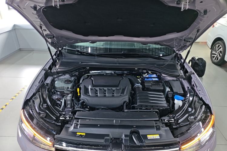 Used Volkswagen Passat 2025 Pro 380TSI Dragon Supreme Edition Engine Bay