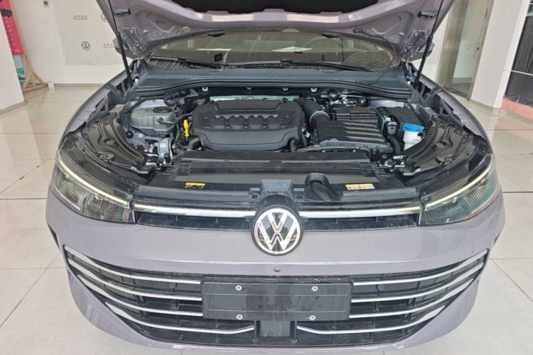 Used Volkswagen Passat 2025 Pro 380TSI Dragon Supreme Edition Engine Bay