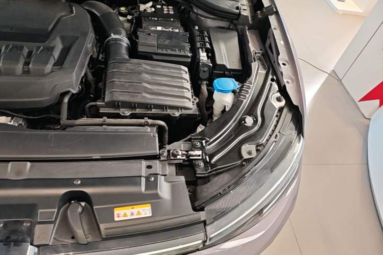 Used Volkswagen Passat 2025 Pro 380TSI Dragon Supreme Edition Engine Bay Left