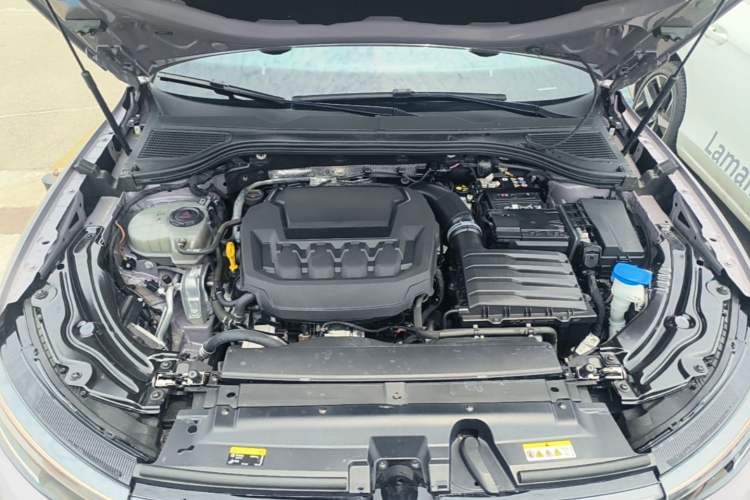 Used Volkswagen Passat 2025 Pro 380TSI Dragon Supreme Edition Engine Bay