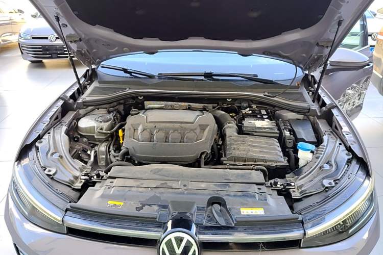 Used Volkswagen Passat 2025 Pro 380TSI Dragon Supreme Edition Engine Bay
