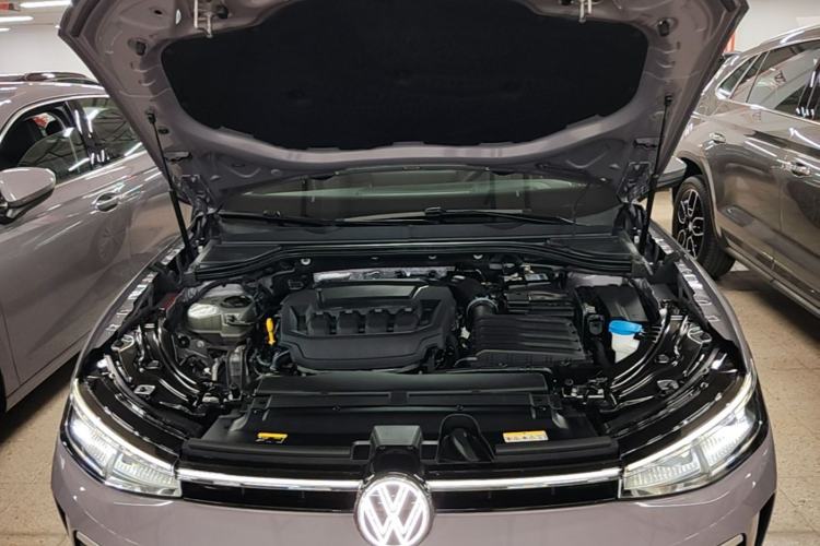 Used Volkswagen Passat 2025 Pro 380TSI Dragon Supreme Edition Engine Bay