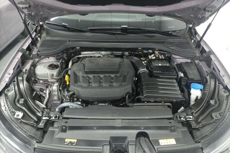 Used Volkswagen Passat 2025 Pro 380TSI Dragon Supreme Edition Engine Bay