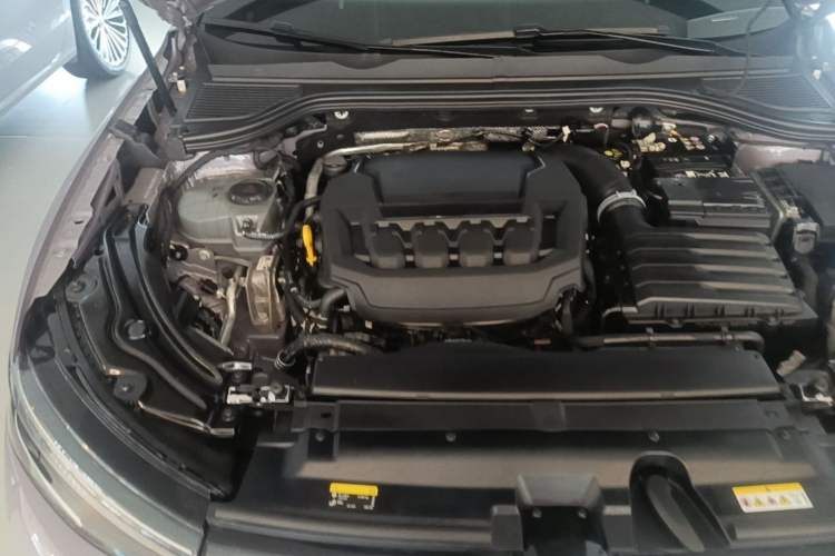 Used Volkswagen Passat 2025 Pro 380TSI Dragon Supreme Edition Engine Bay Right