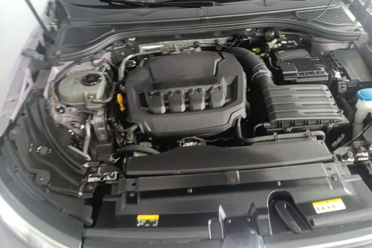 Used Volkswagen Passat 2025 Pro 380TSI Dragon Supreme Edition Engine Bay Right