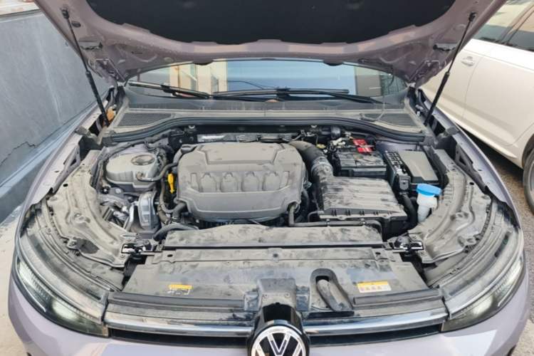 Used Volkswagen Passat 2025 Pro 380TSI Dragon Supreme Edition Engine Bay