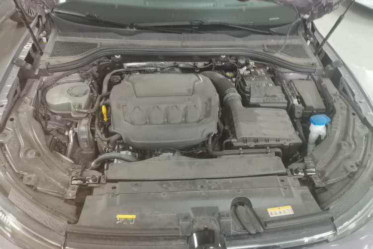 Used Volkswagen Passat 2025 Pro 380TSI Dragon Supreme Edition Engine Bay