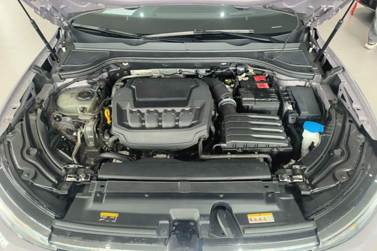 Used Volkswagen Passat 2025 Pro 380TSI Dragon Supreme Edition Engine Bay