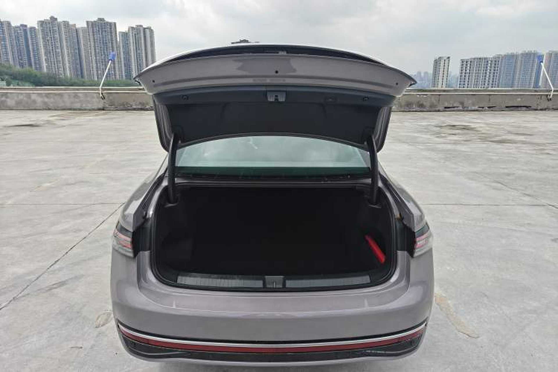 Used Volkswagen Passat 2025 Pro 380TSI Dragon Supreme Edition Exterior 11