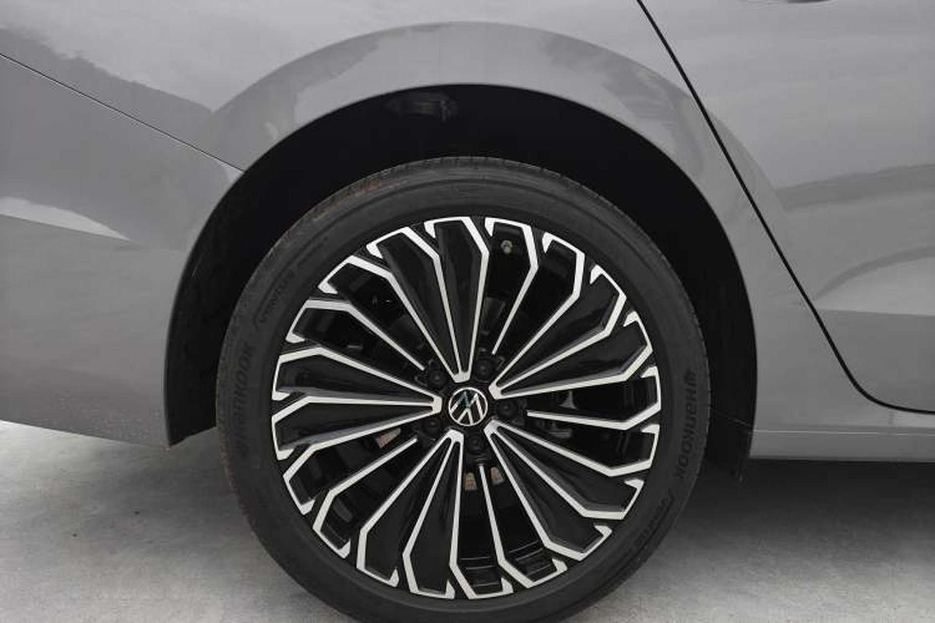 Used Volkswagen Passat 2025 Pro 380TSI Dragon Supreme Edition Exterior 12