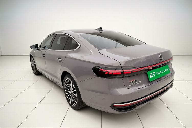 Used Volkswagen Passat 2025 Pro 380TSI Dragon Supreme Edition Exterior 2