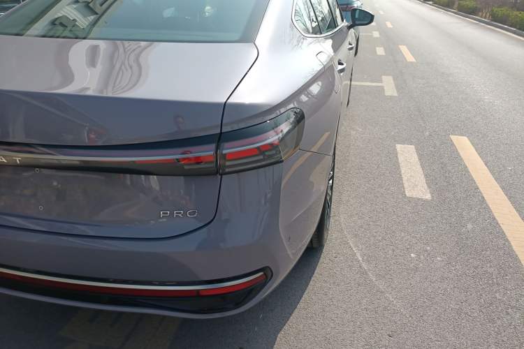 Used Volkswagen Passat 2025 Pro 380TSI Dragon Supreme Edition Exterior 3