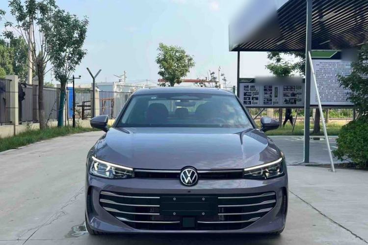 Used Volkswagen Passat 2025 Pro 380TSI Dragon Supreme Edition Exterior 5