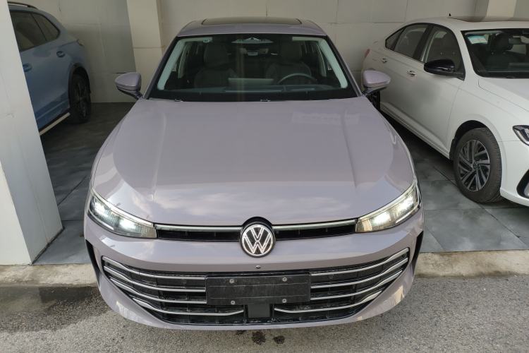 Used Volkswagen Passat 2025 Pro 380TSI Dragon Supreme Edition Front