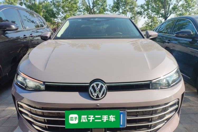 Used Volkswagen Passat 2025 Pro 380TSI Dragon Supreme Edition Front