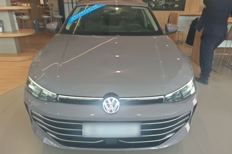 Used Volkswagen Passat 2025 Pro 380TSI Dragon Supreme Edition Front