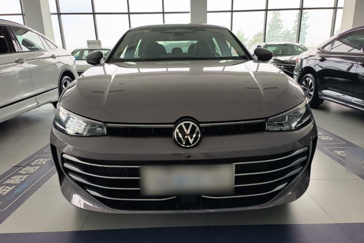 Used Volkswagen Passat 2025 Pro 380TSI Dragon Supreme Edition Front