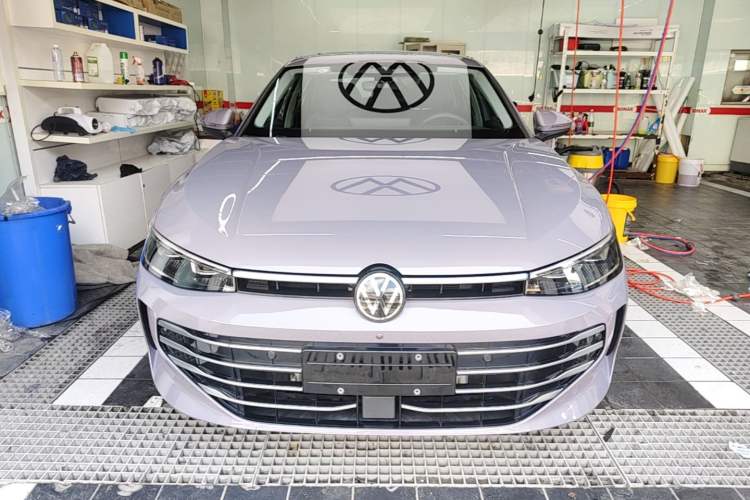 Used Volkswagen Passat 2025 Pro 380TSI Dragon Supreme Edition Front