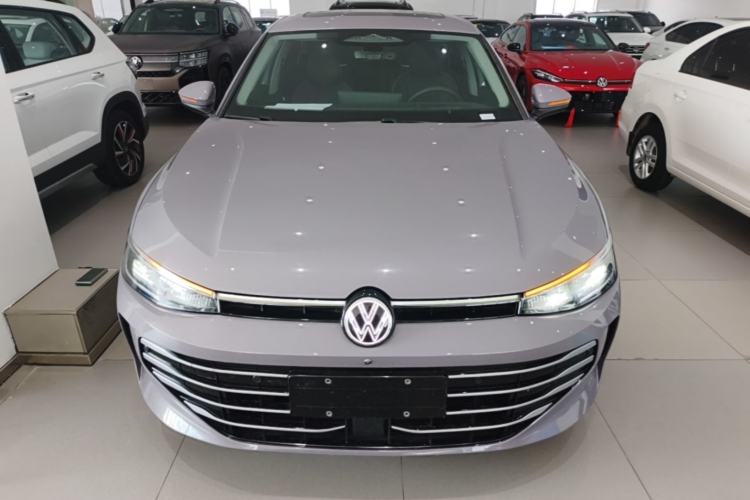 Used Volkswagen Passat 2025 Pro 380TSI Dragon Supreme Edition Front