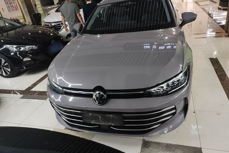 Used Volkswagen Passat 2025 Pro 380TSI Dragon Supreme Edition Front