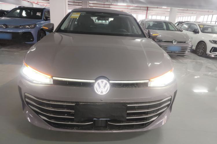 Used Volkswagen Passat 2025 Pro 380TSI Dragon Supreme Edition Front