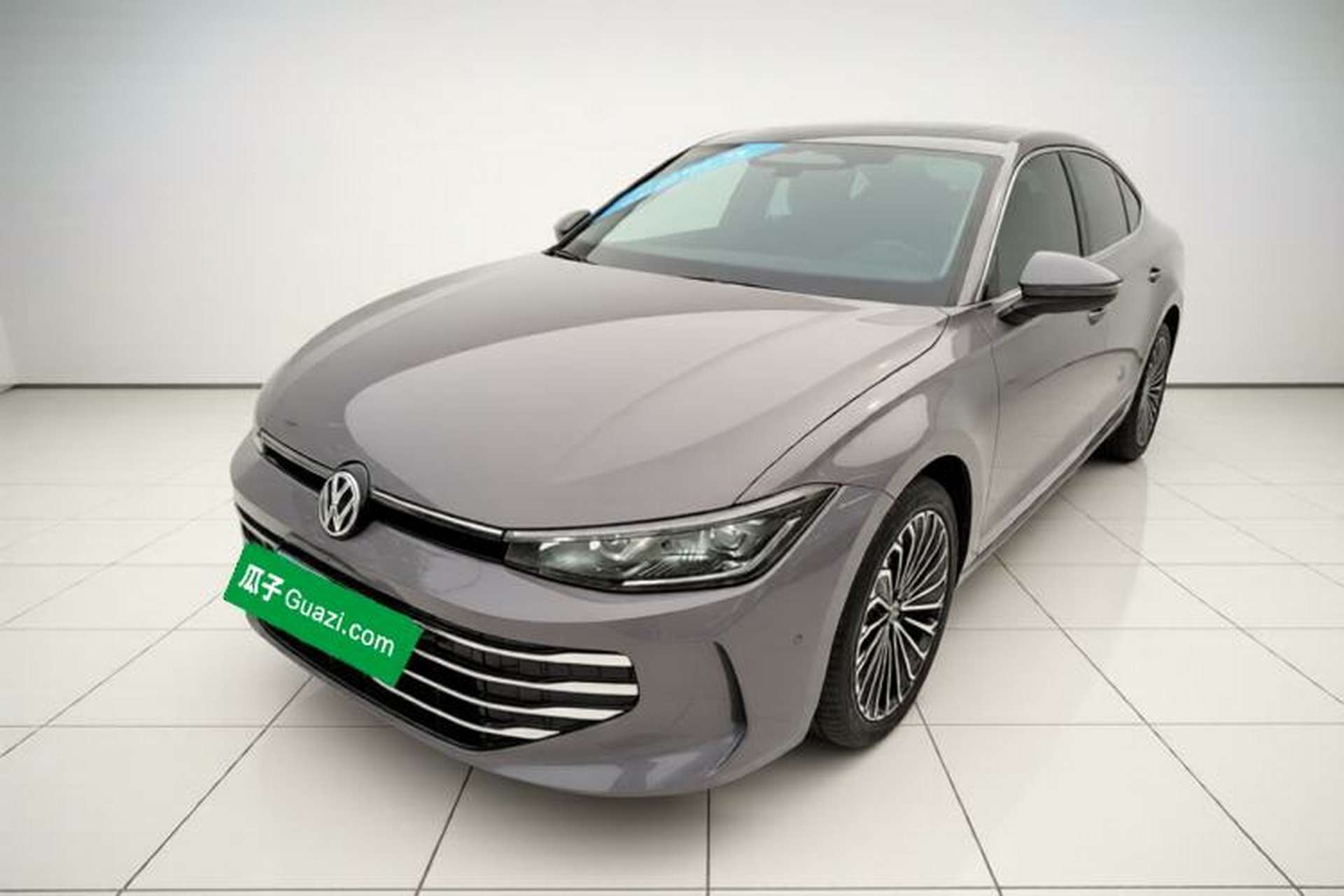 Used Volkswagen Passat 2025 Pro 380TSI Dragon Supreme Edition Front Left 45 Deg