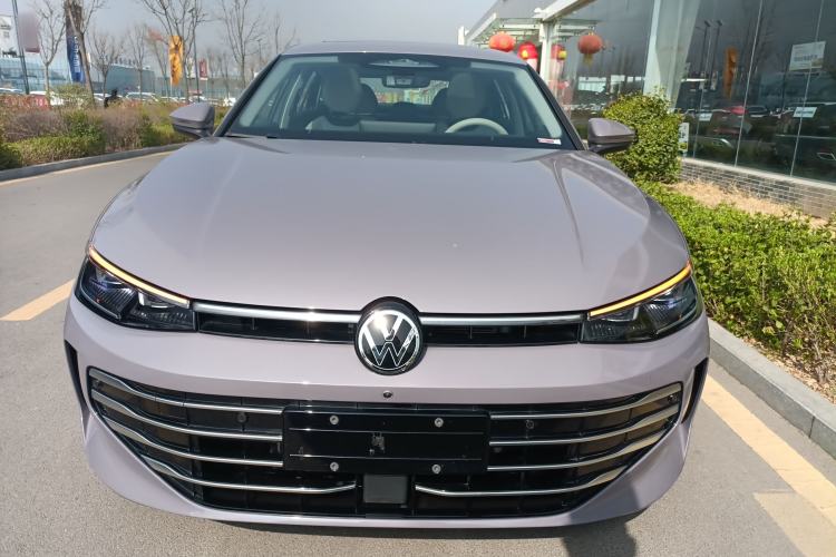 Used Volkswagen Passat 2025 Pro 380TSI Dragon Supreme Edition Front