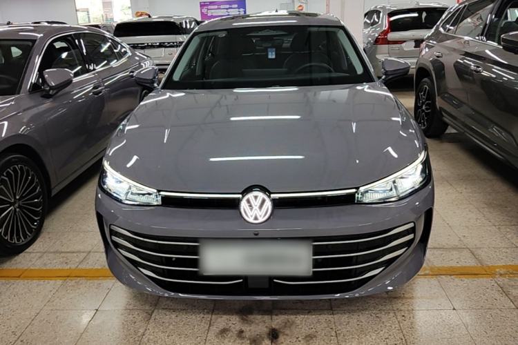 Used Volkswagen Passat 2025 Pro 380TSI Dragon Supreme Edition Front