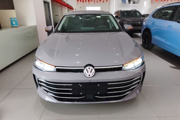 Used Volkswagen Passat 2025 Pro 380TSI Dragon Supreme Edition Front