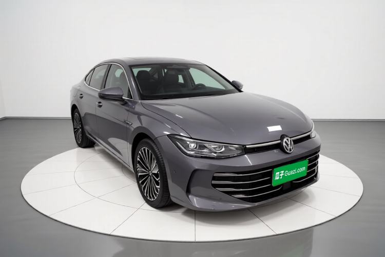 Used Volkswagen Passat 2025 Pro 380TSI Dragon Supreme Edition Front Right 45 Deg