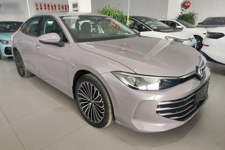 Used Volkswagen Passat 2025 Pro 380TSI Dragon Supreme Edition Front Right 45 Deg